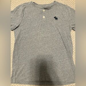 Abercrombie kids boys size 7/8 Henley grey